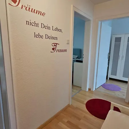 In Zentraler Und Ruhiger Lage Mit Balkon, Fusslaeufig Zur Innenstadt Apartment *
