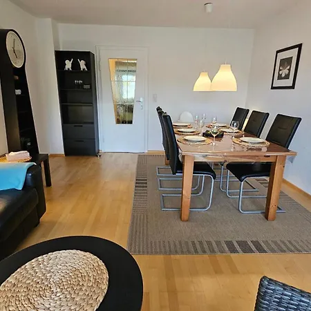 In Zentraler Und Ruhiger Lage Mit Balkon, Fusslaeufig Zur Innenstadt Appartamento *