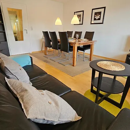 Apartment In Zentraler Und Ruhiger Lage Mit Balkon, Fusslaeufig Zur Innenstadt *